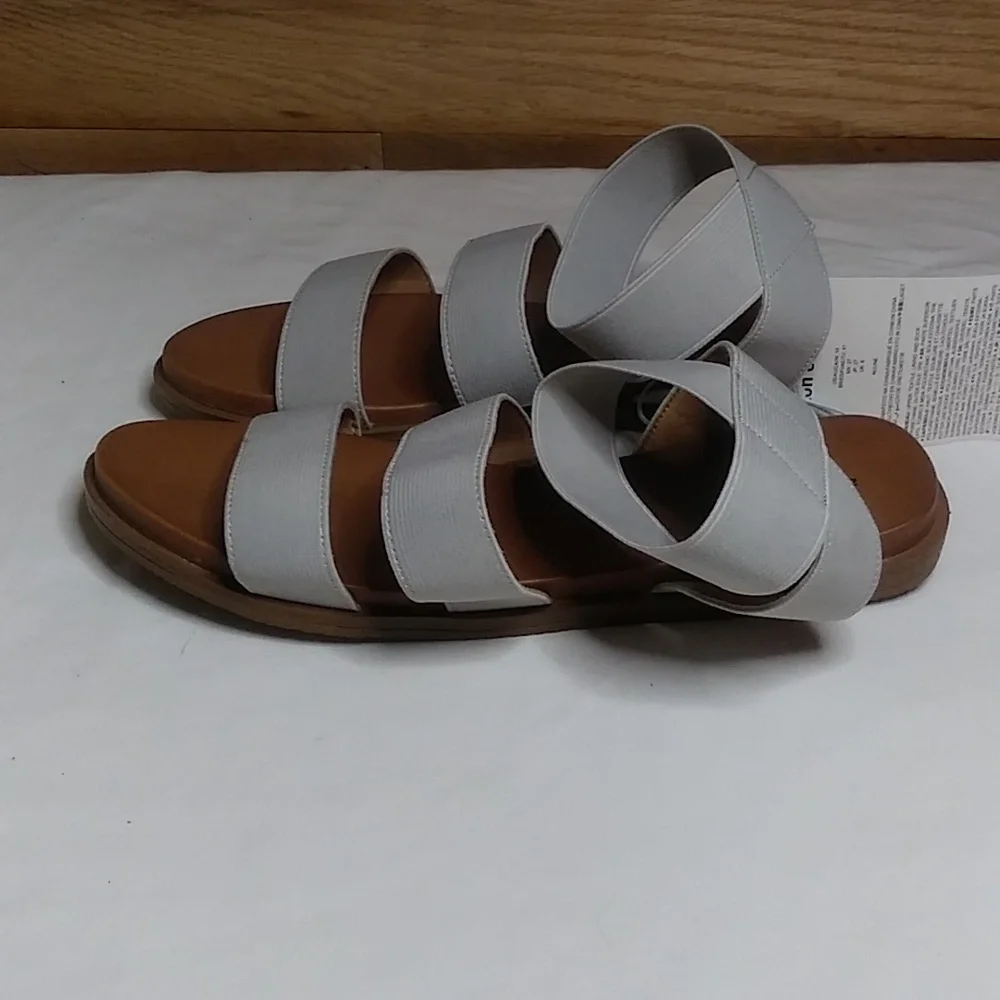 Amazon Essentials Sandals - Picture 3 of 6